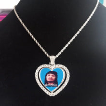 Load image into Gallery viewer, Rotating Heart Necklace